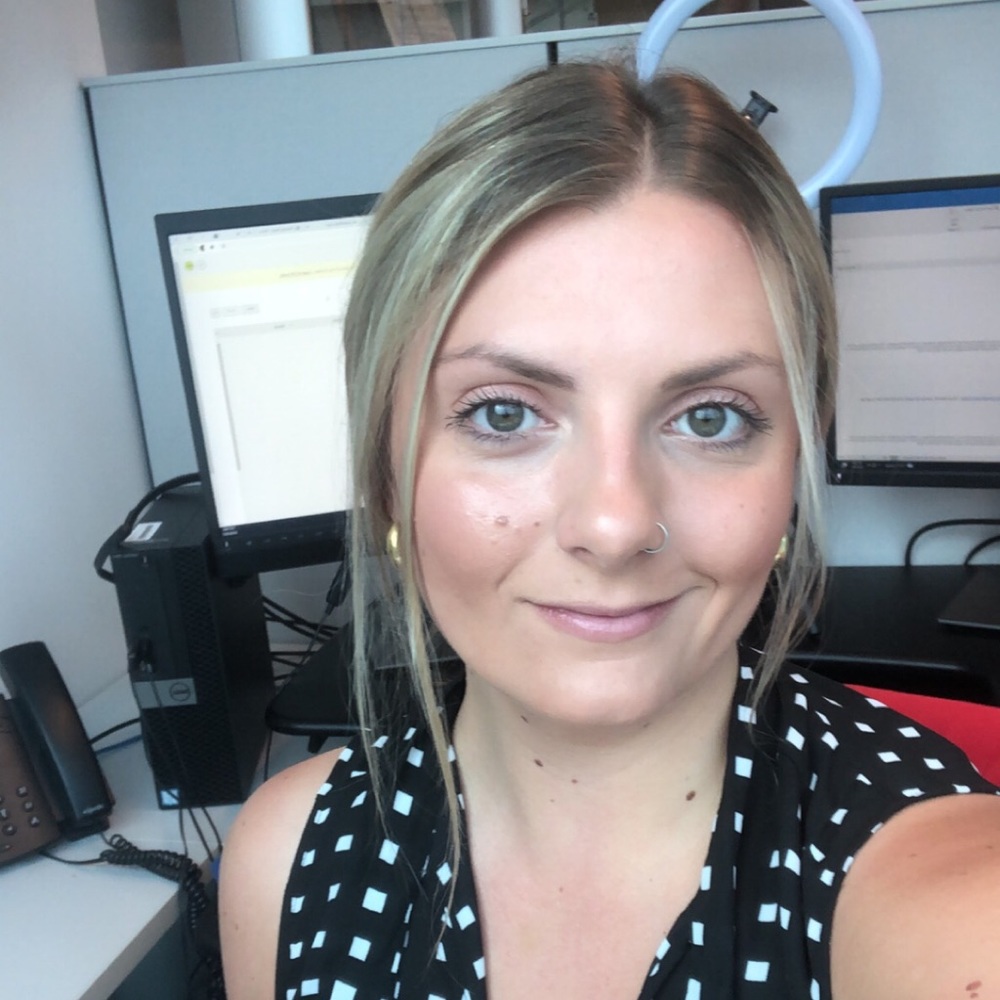 Meet your Posher, Julia